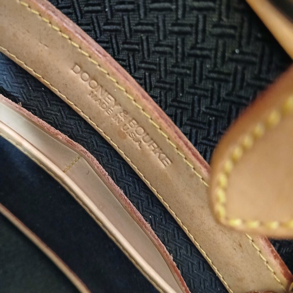 Dooney&Bourke Classic Tote - Picture 2 of 11